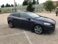 VOLVO-V40